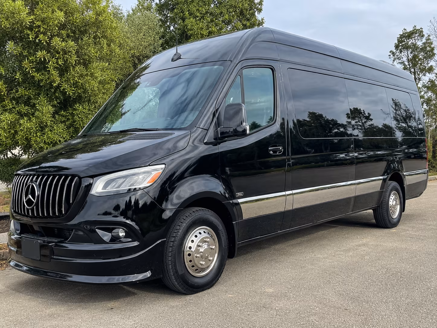 book group transportation for your next airport transfer 5
