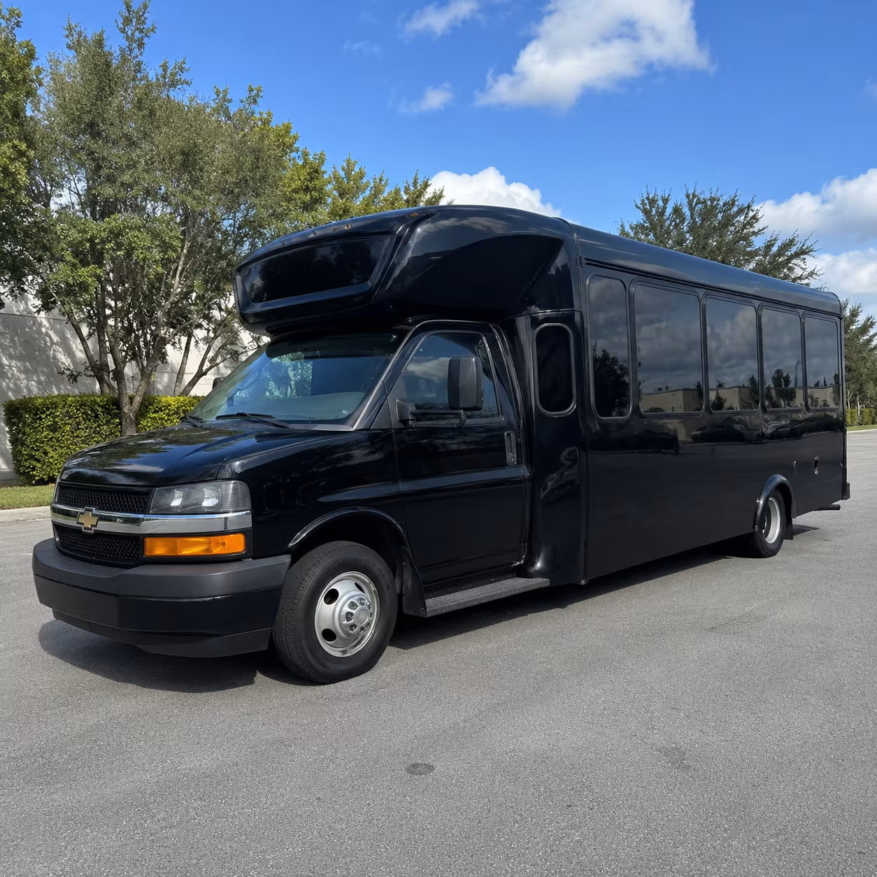 corporate wine tour buses for somerville and cambridge groups