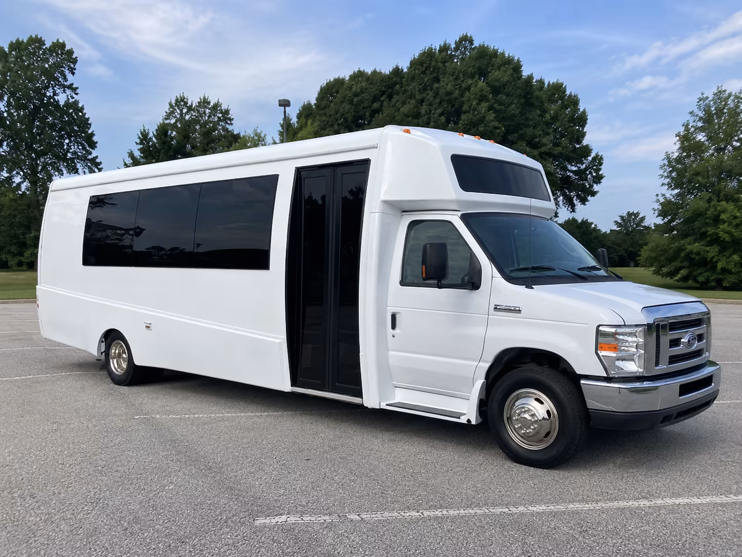 somerville 18 passenger party bus